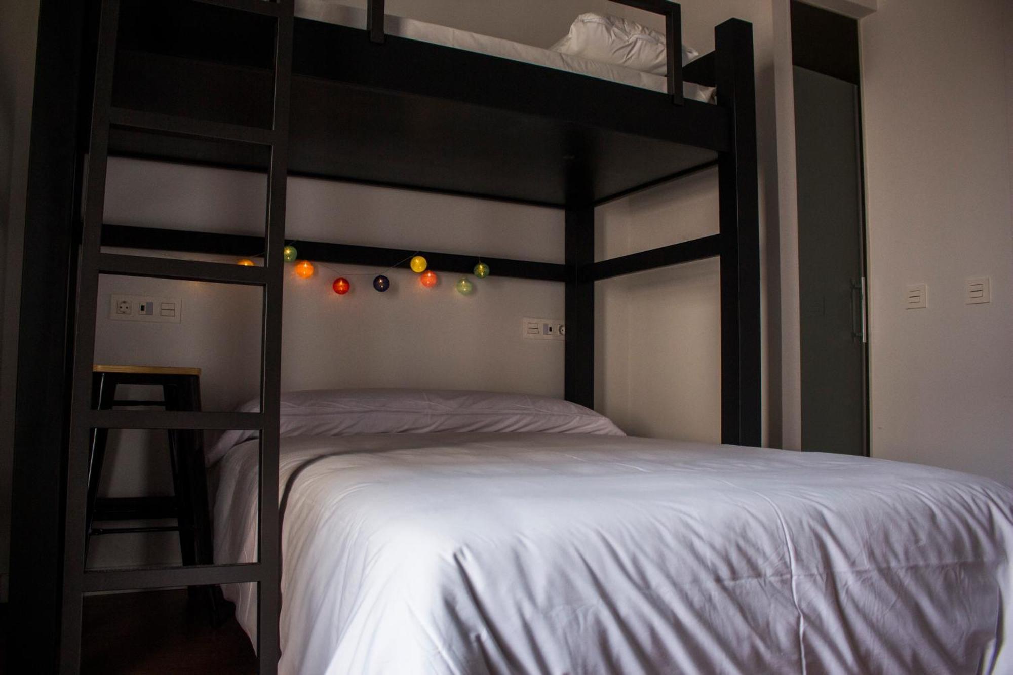 Hostel Quartier Leon Jabalquinto Extérieur photo