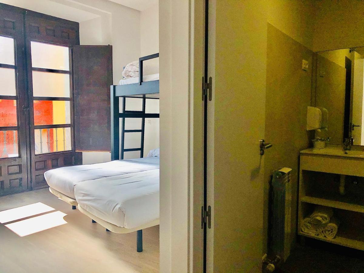 Hostel Quartier Leon Jabalquinto Extérieur photo