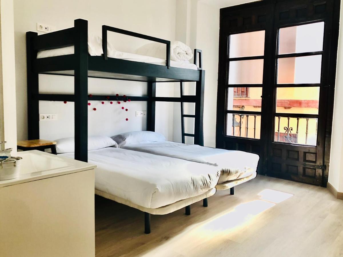 Hostel Quartier Leon Jabalquinto Extérieur photo