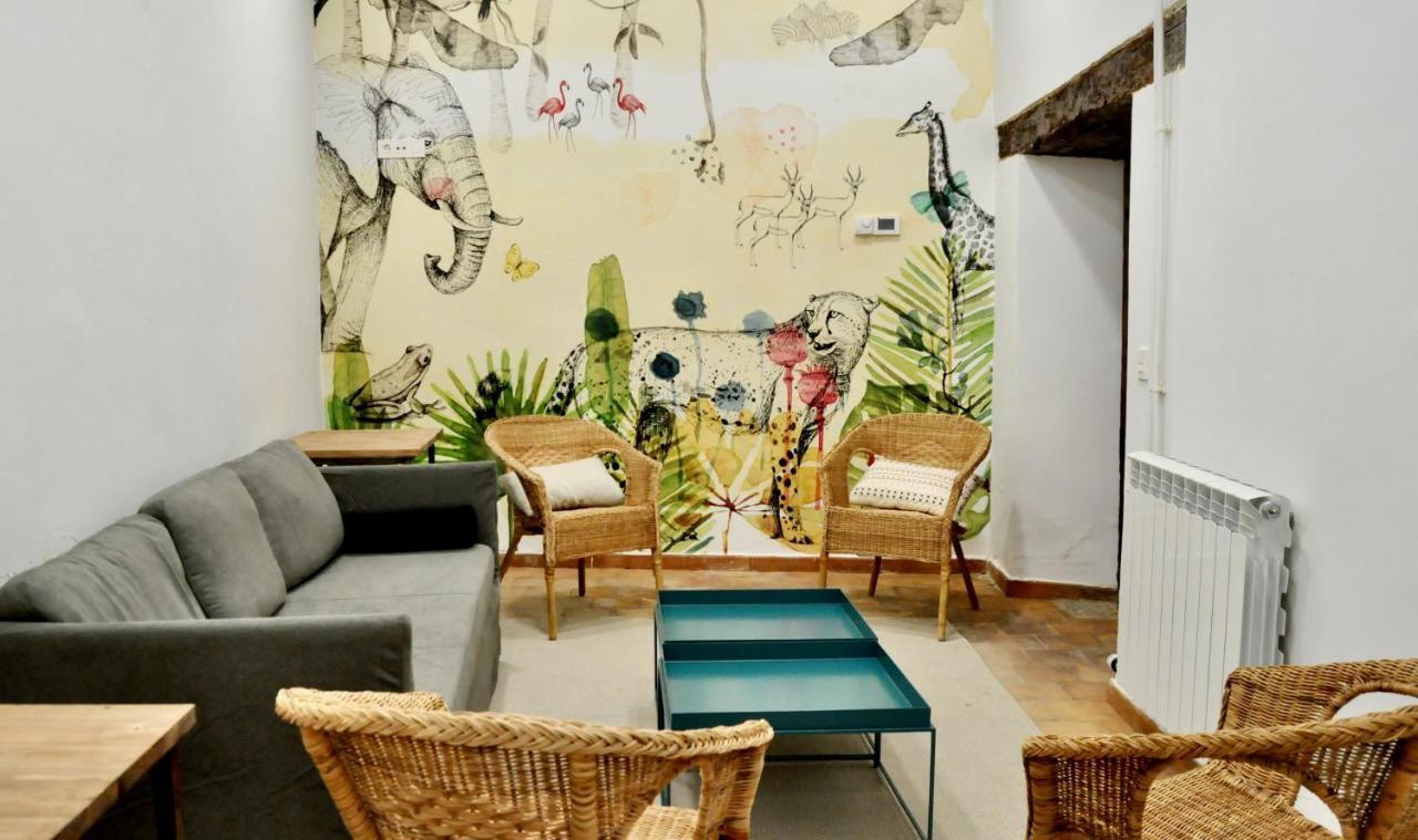 Hostel Quartier Leon Jabalquinto Extérieur photo