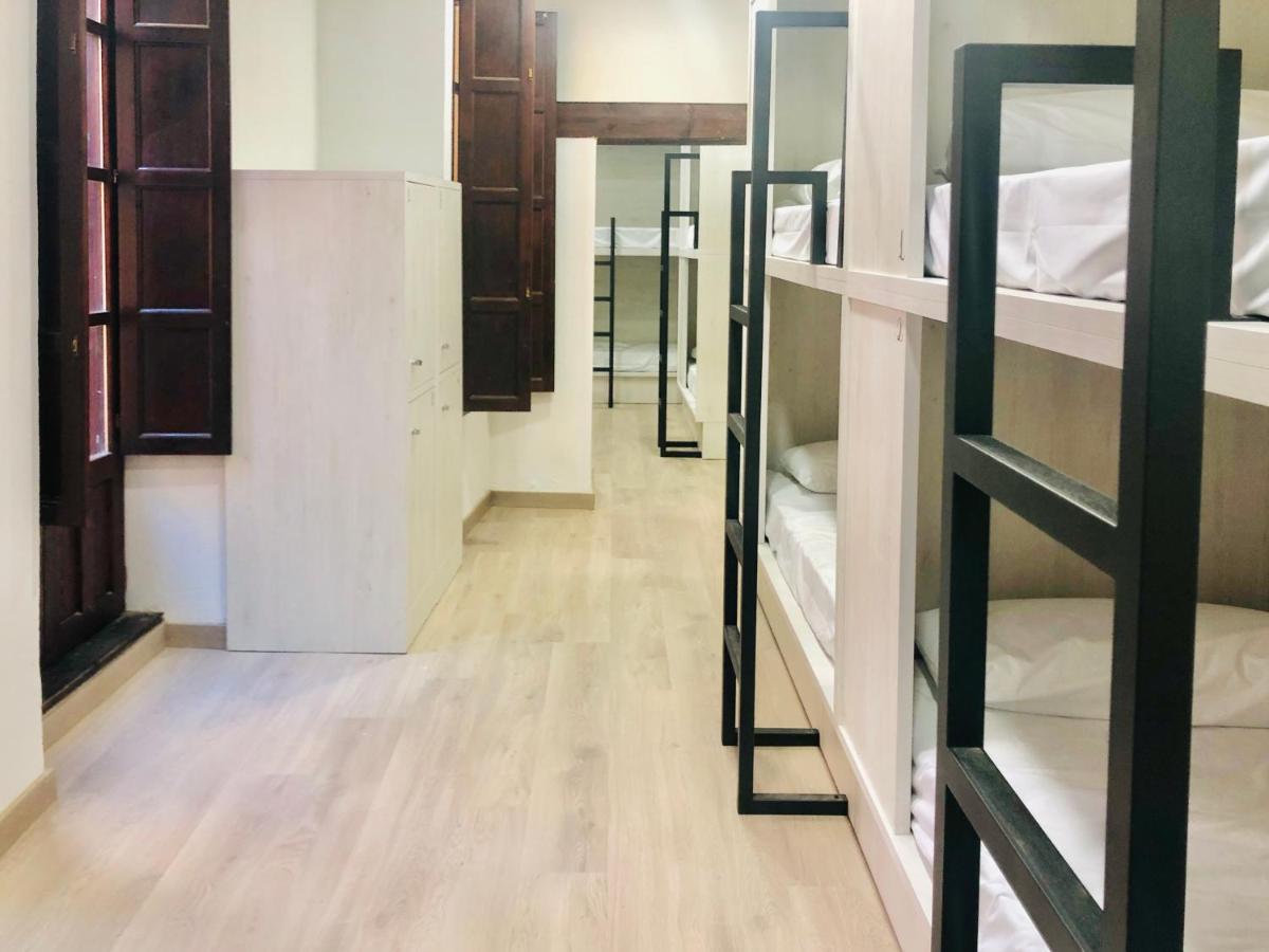 Hostel Quartier Leon Jabalquinto Extérieur photo