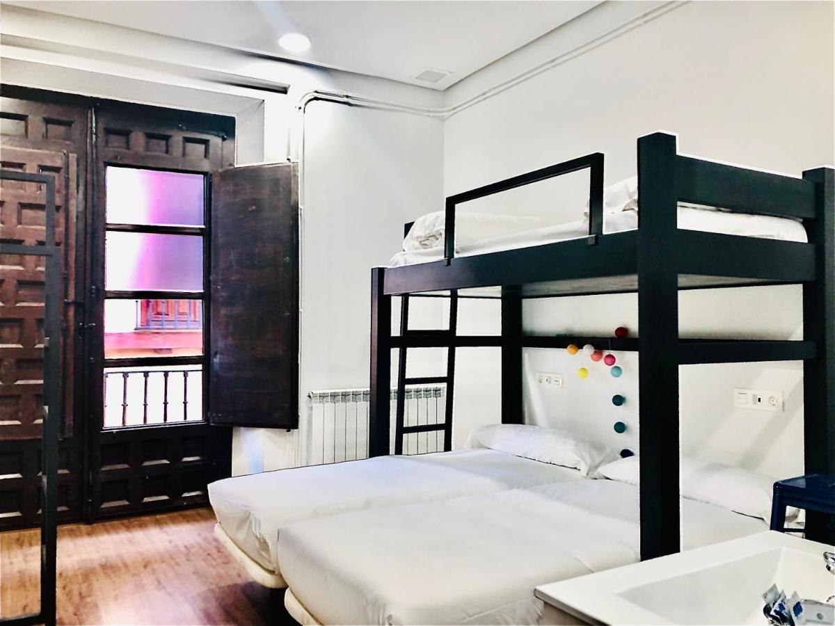 Hostel Quartier Leon Jabalquinto Extérieur photo